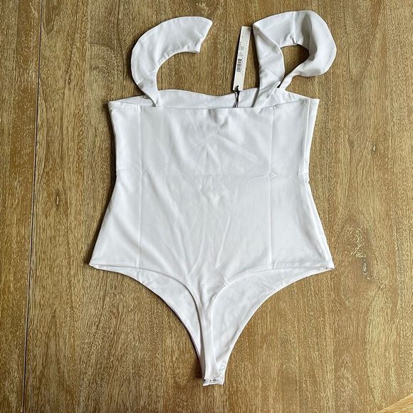 Susana Monaco Ruffle Tank Bodysuit in Sugar Size L - Picture 6 of 6